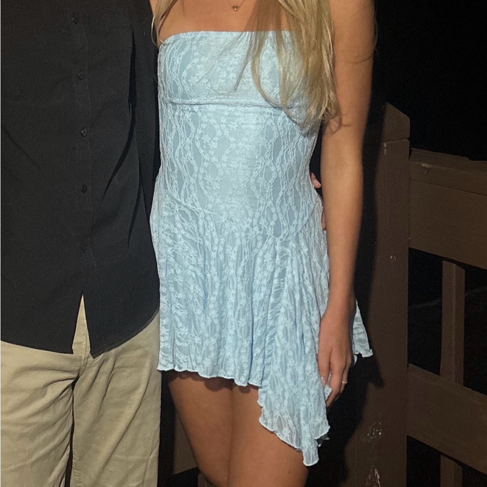 Edikted Blue Lace Dress - Picture 3 of 3